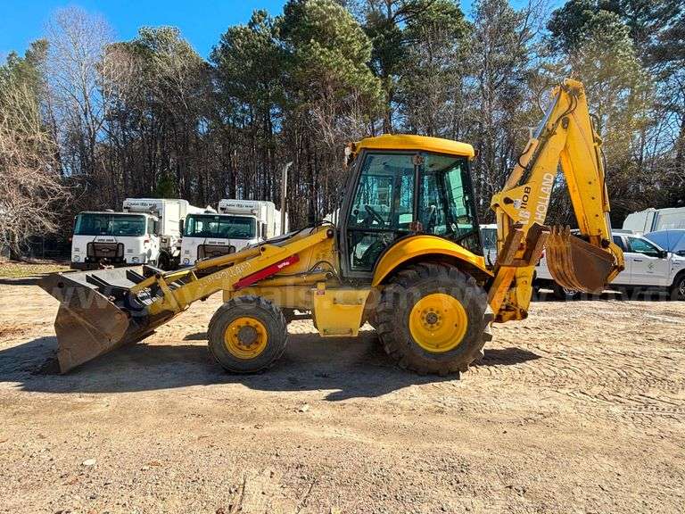 2006 New Holland LB110B 4WD Backhoe Loader