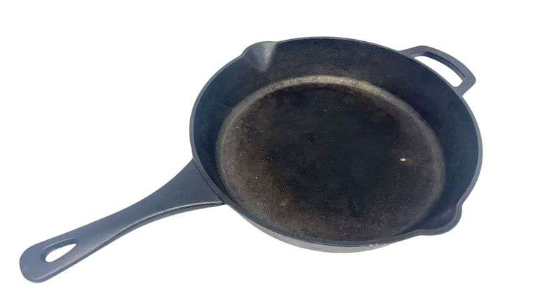 12" Large Cast Iron Skillet