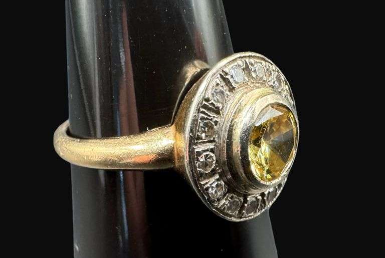 Stamped 14K Gold Bezel Set Cocktail Ring [4.05g]