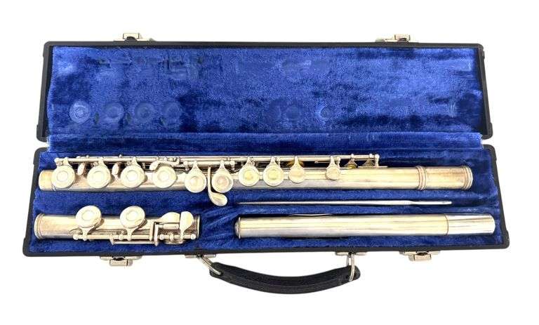 Solid Sterling Silver Gemeinhardt Flute w/ Hardshell Case (451 grams of sterling silver)