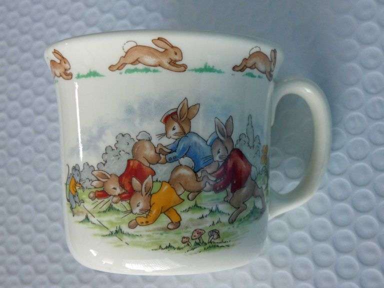 Royal Doulton Bunnykins Wheelbarrow Race & Cricket 3" Mug