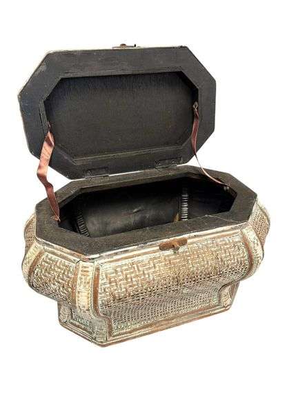 Vintage Wicker Lidded Basket Trunk