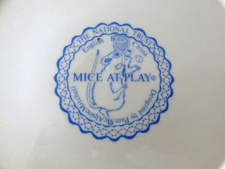 National Trust "Mice At Play" English Bone China Collectible 8" Plate