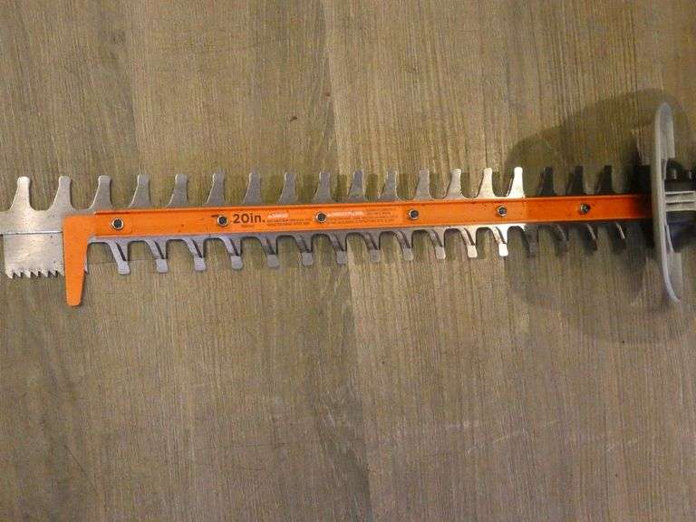 Black & Decker SawBlade 20" Corded Hedge Trimmer