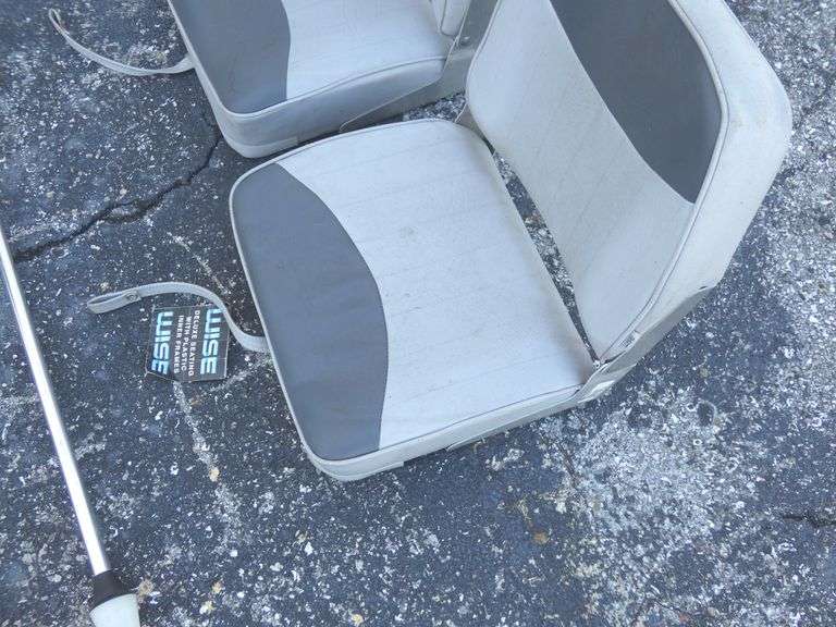 Boaters Lot - 2 WISE Seats & Marker Light