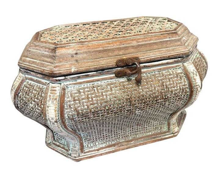 Vintage Wicker Lidded Basket Trunk