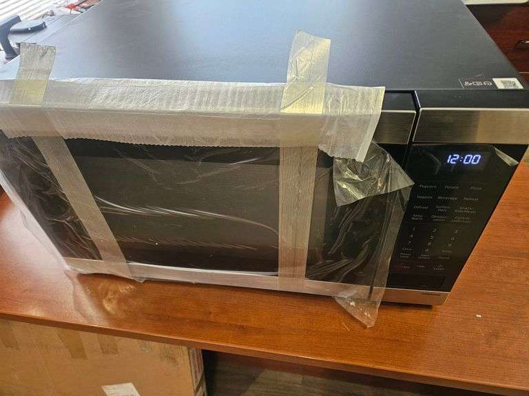 New SAMSUNG 1.9cuft Microwave Oven -Matte Black / Stainless