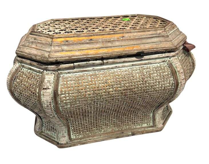 Vintage Wicker Lidded Basket Trunk