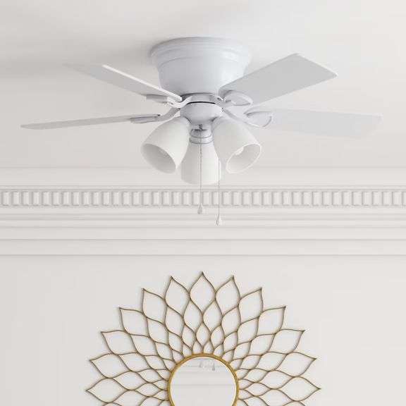 Harbor Breeze Centreville 42-in Flush Mount White with White/blonde Blades Ceiling Fan With Light ( 