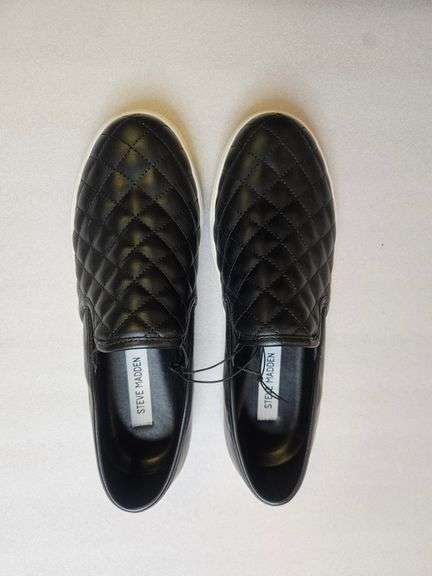 New Pair STEVE MADDEN Size 6 Sneakers