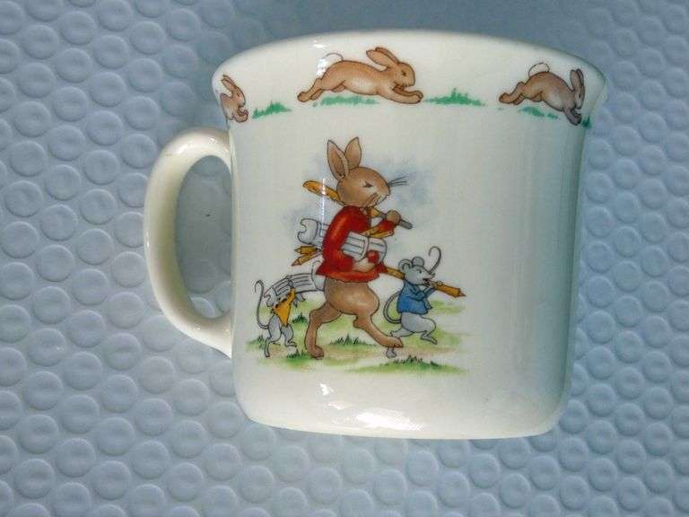 Royal Doulton Bunnykins Wheelbarrow Race & Cricket 3" Mug