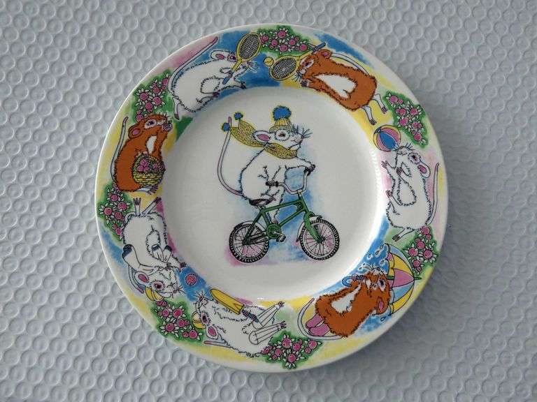 National Trust "Mice At Play" English Bone China Collectible 8" Plate
