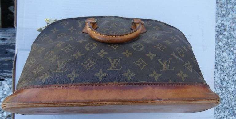 Luis Vuitton Purse
