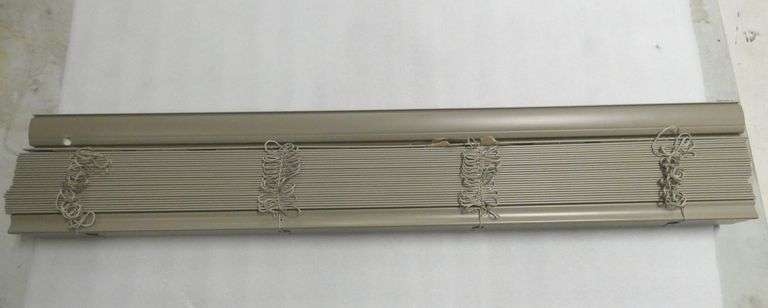 New 39"x64" 2.5"Grey Cordless Window Blind