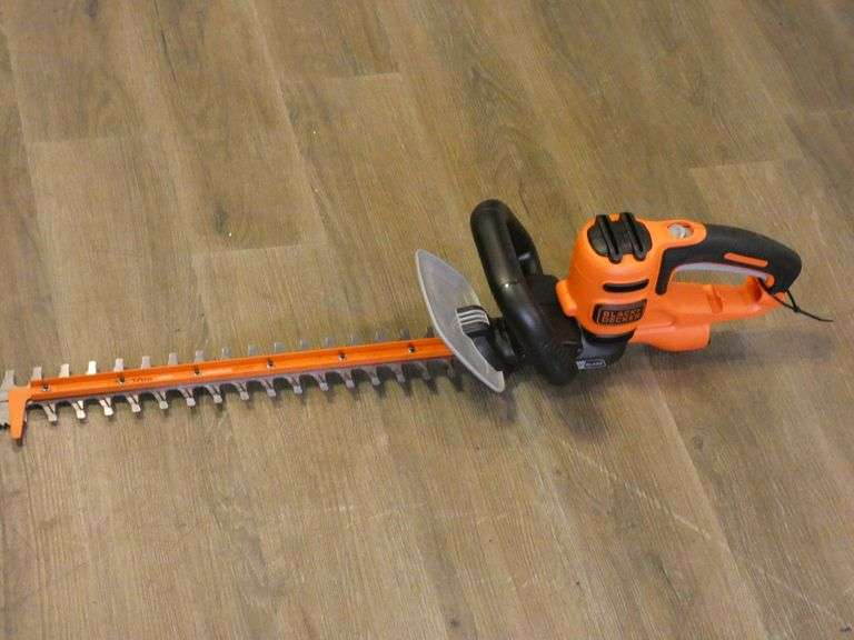 Black & Decker SawBlade 20" Corded Hedge Trimmer