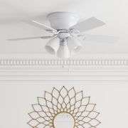 Harbor Breeze Centreville 42-in Flush Mount White with White/blonde Blades Ceiling Fan With Light ( 
