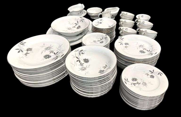 91pc Noritake China Service for 12