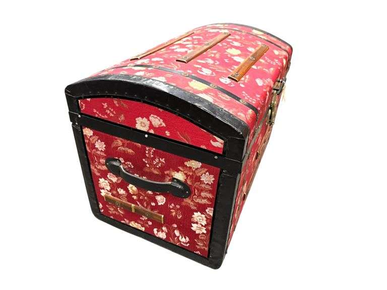 Antique Restored Steamer Trunk ( 2 of 2 )