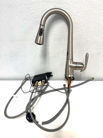 Moen Arbor MotionSense Wave Single Handle Pulldown Kitchen Faucet