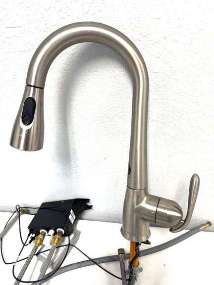 Moen Arbor MotionSense Wave Single Handle Pulldown Kitchen Faucet