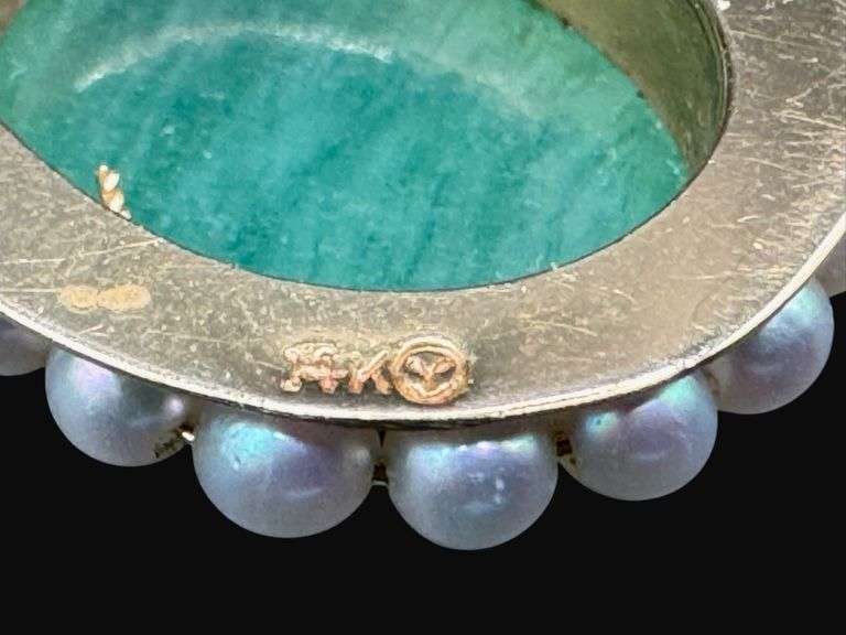 Stamped 14K Gold Jadeite Cabochon Pendant [4.45g]