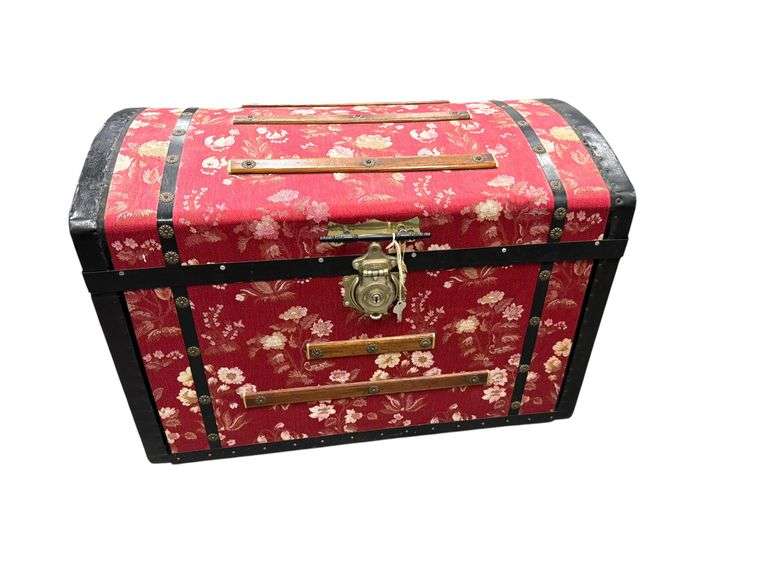 Antique Restored Steamer Trunk ( 2 of 2 )
