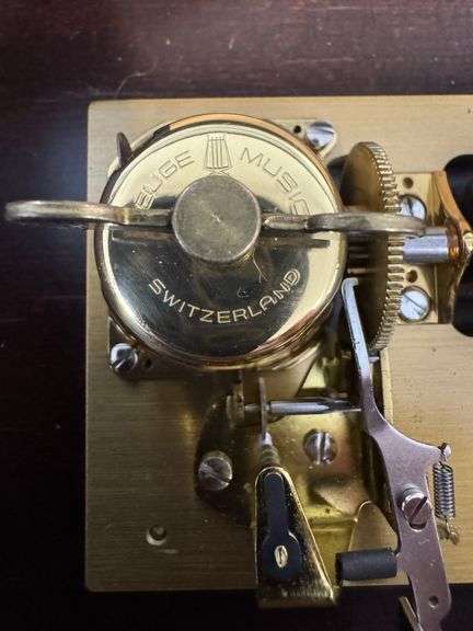 The Johann Strauss “Waltzes of Old Vienna” Music Box