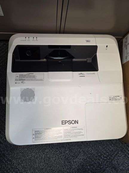 Epson 696UI Projectors
