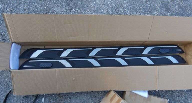 New AUDI Q7 Running Board Kit / nerf bars