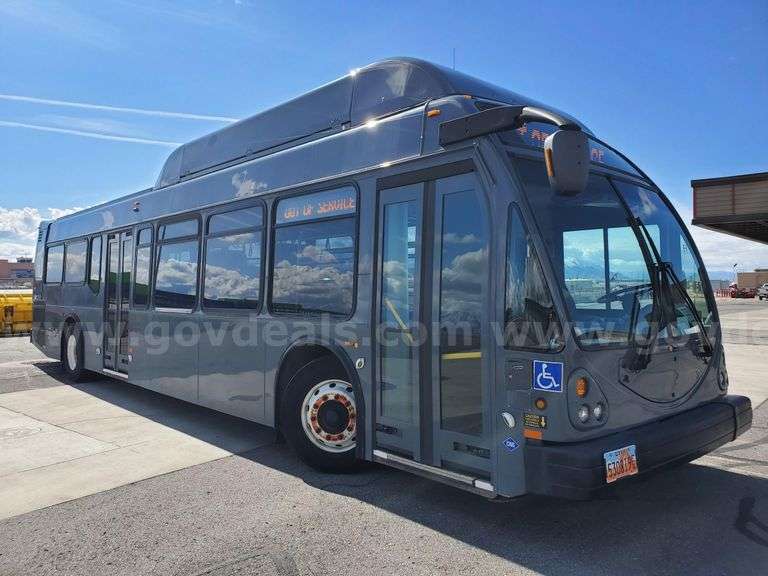 14 Lots: 2017 Eldorado National Shuttle Buses