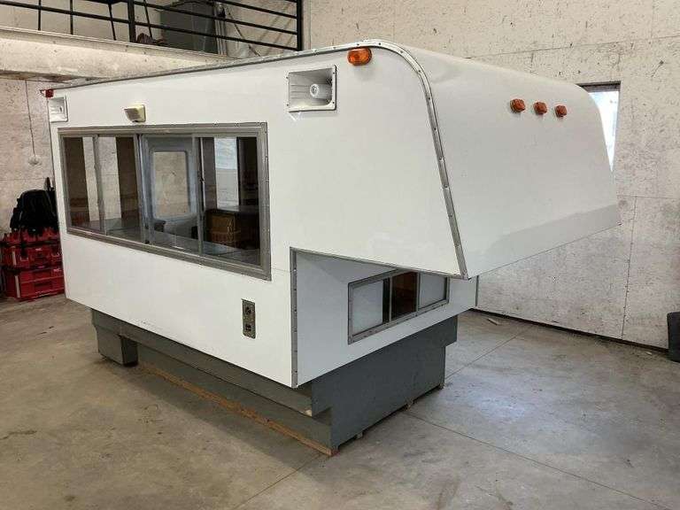  Auction Topper Liquidation Auction