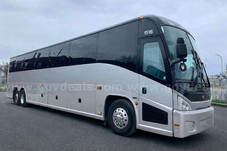 2011 MCI J4500 Motorcoach Bus