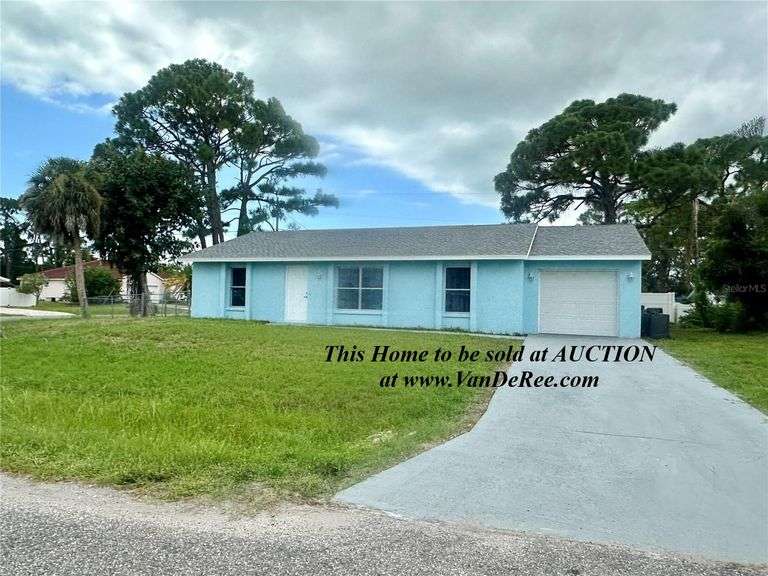 Auction, Pool home in Venice FL